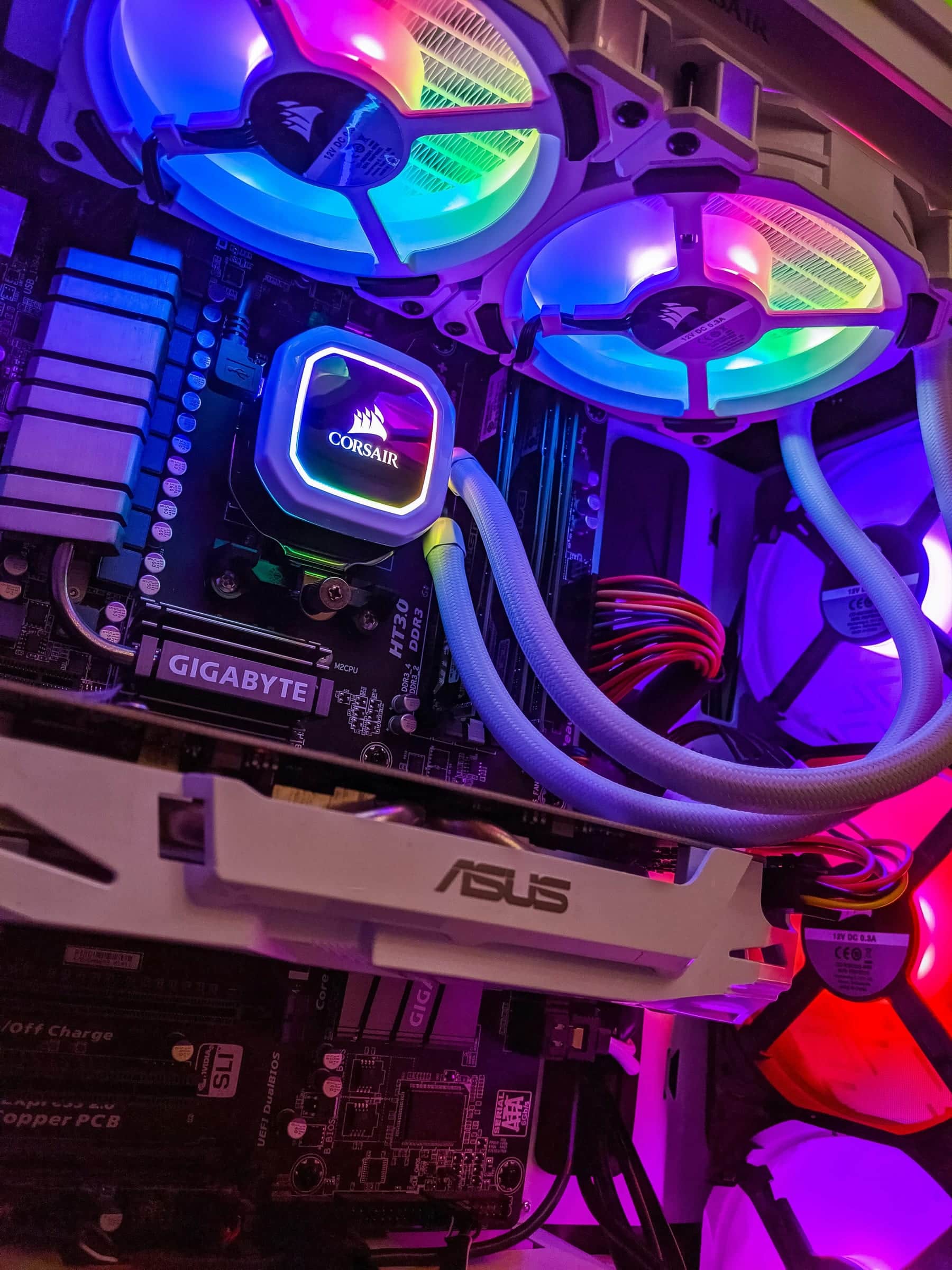 PC Gamer armada con cable management profesional